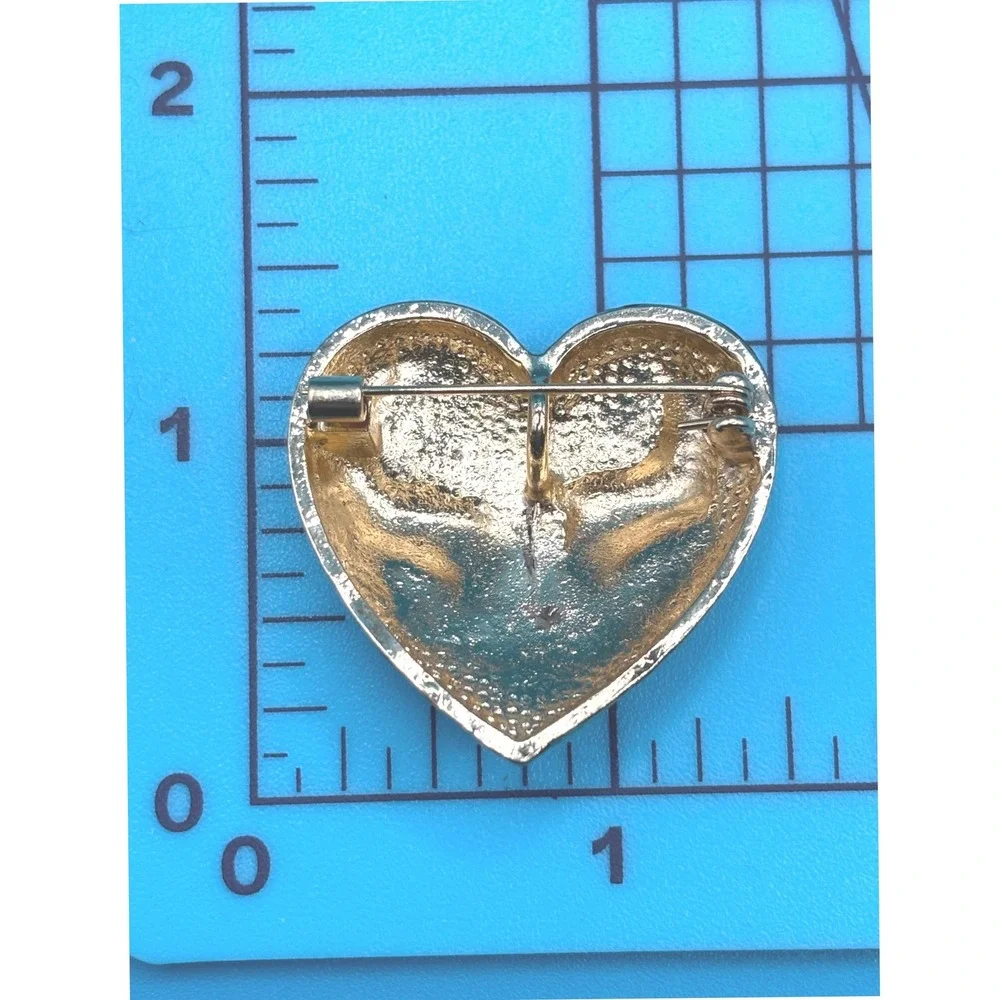 NEW Heart Hands Enamel Pin Brooch Pendent Red Gold Tone Love Friends Gift